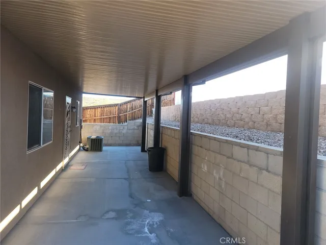 $1,950 | 16751 Silica Drive, Victorville, CA 92395