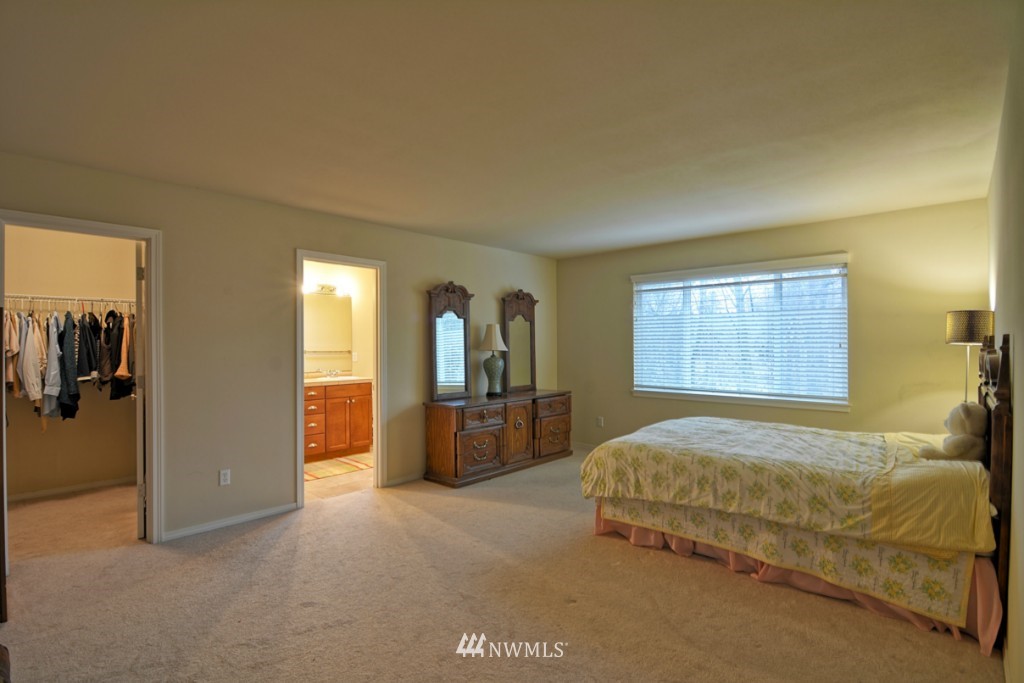 2325 194th Street Southeast Bothell, WA 98012 - Photo 14 of 21