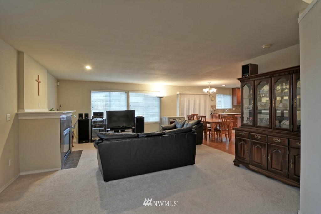 2325 194th Street Southeast Bothell, WA 98012 - Photo 4 of 21