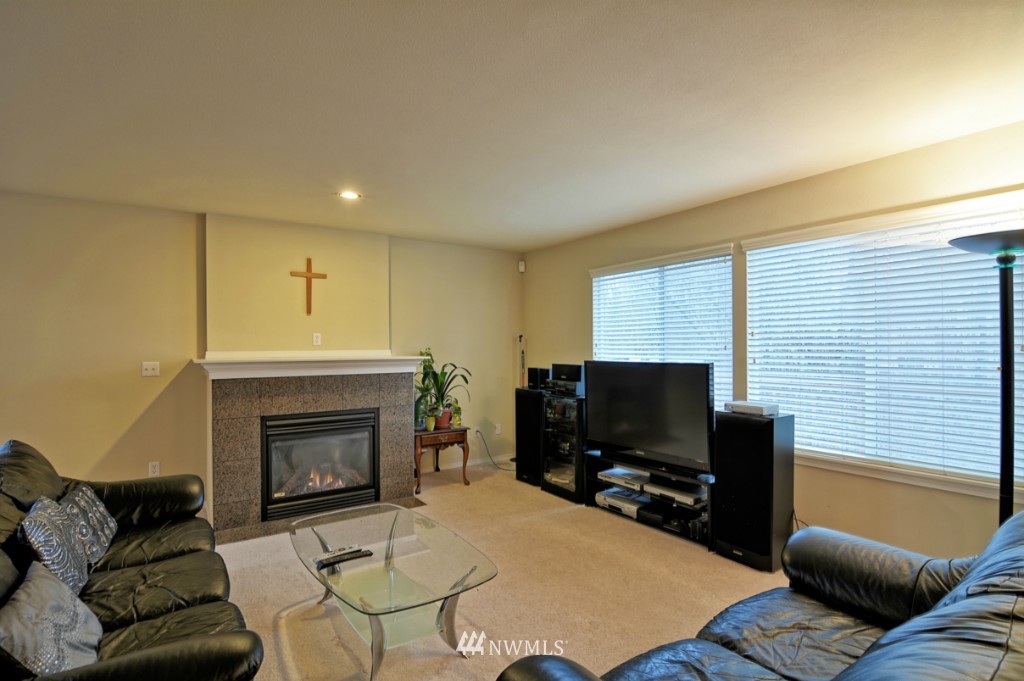 2325 194th Street Southeast Bothell, WA 98012 - Photo 5 of 21