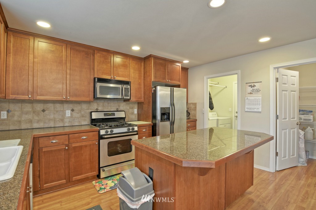2325 194th Street Southeast Bothell, WA 98012 - Photo 9 of 21