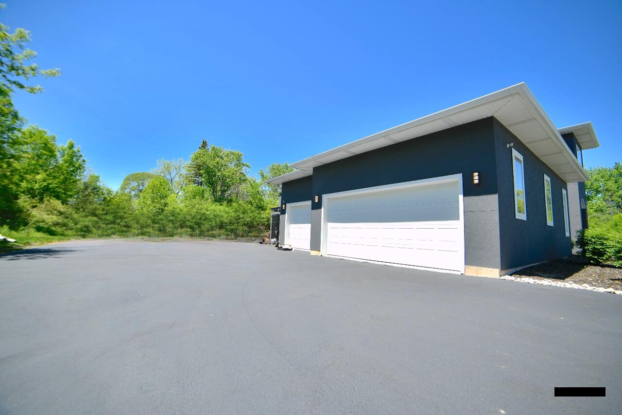 8825 North Spruce Road River Hills, WI 53217 - Photo 49 of 50 snapedit_1780098982752