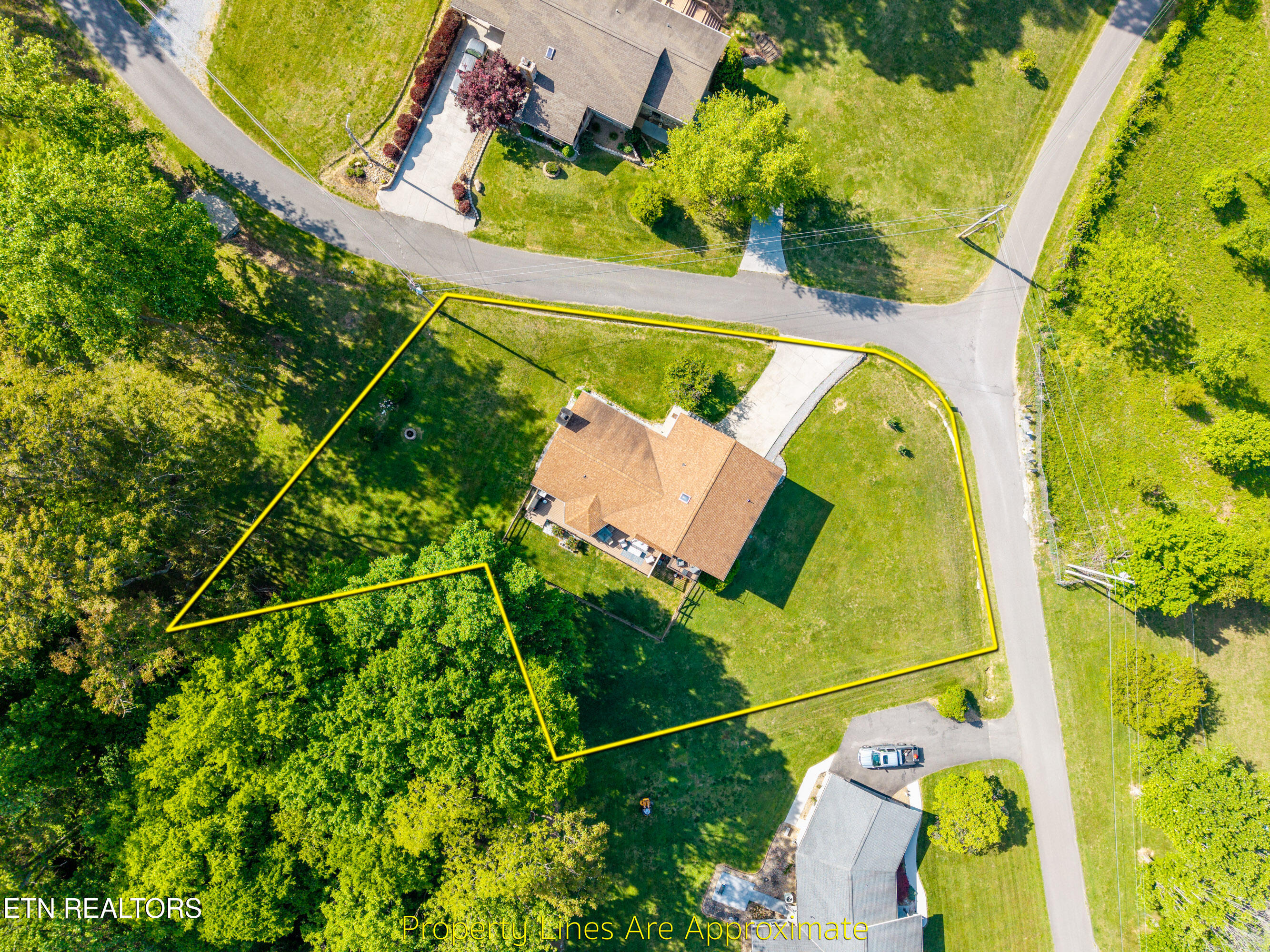 401 Edgewood Trail Newport, TN 37821 - Photo 8 of 42 401 Edgewood Trail-58
