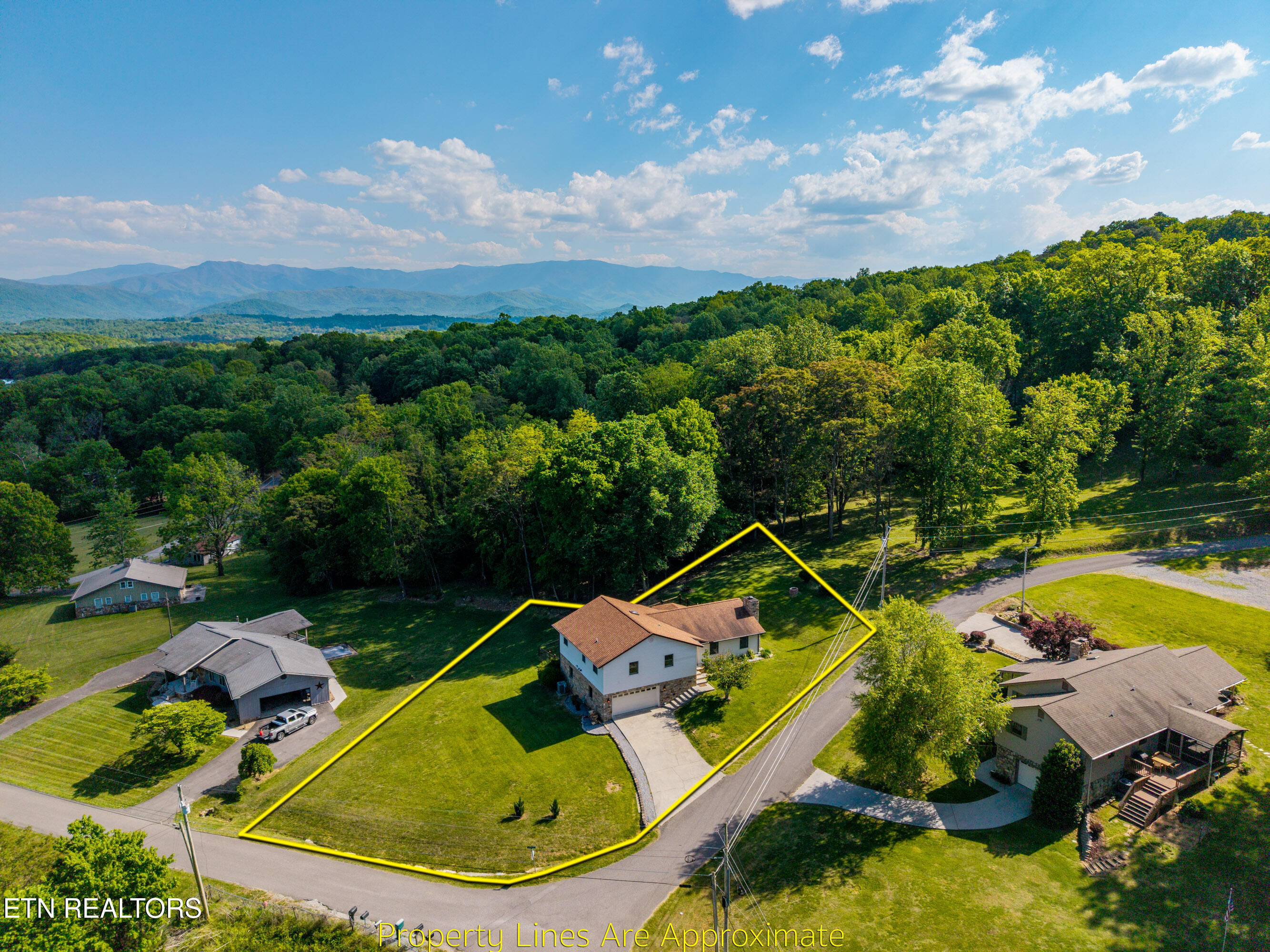 401 Edgewood Trail Newport, TN 37821 - Photo 10 of 42 401 Edgewood Trail-48