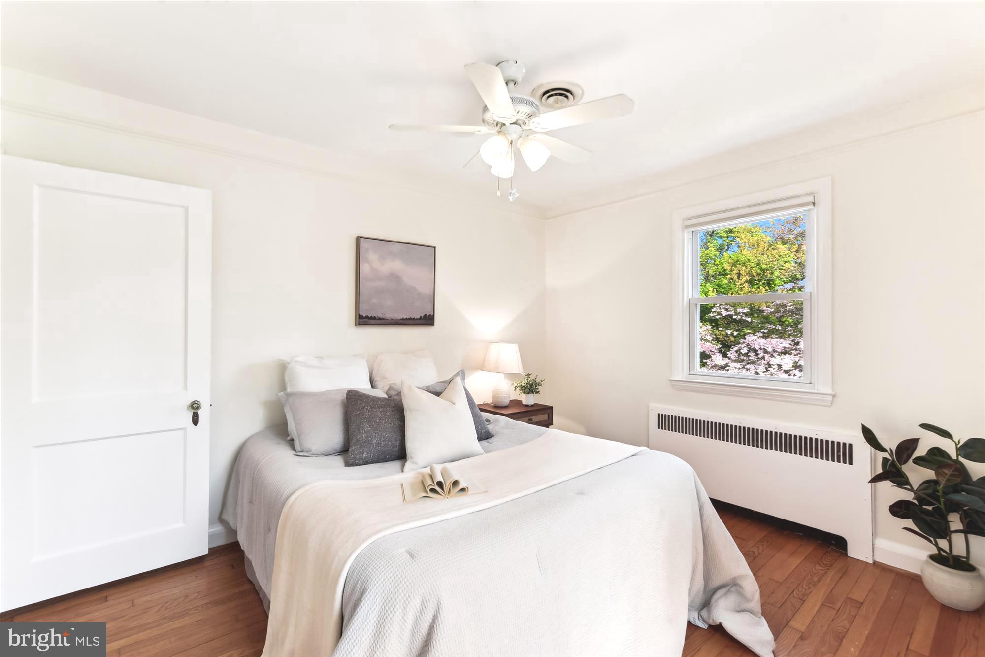 501 Dunkirk Road Baltimore, MD 21212 - Photo 20 of 38 a bedroom with a bed and a window