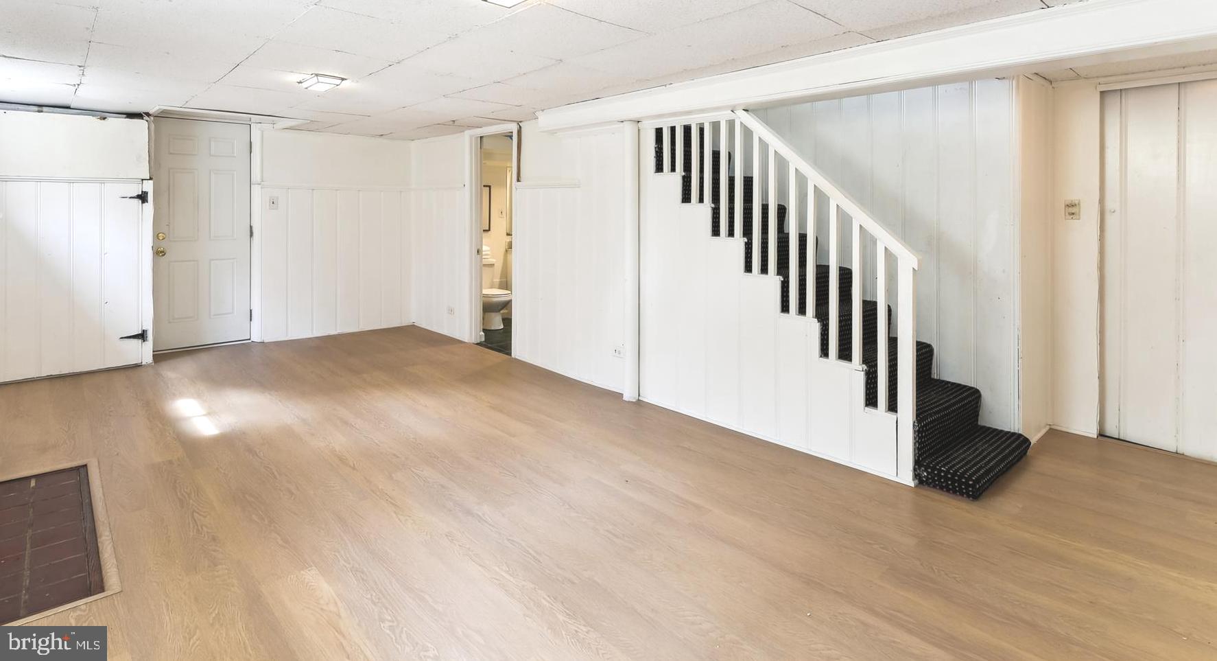 501 Dunkirk Road Baltimore, MD 21212 - Photo 23 of 38 a view of a hallway with a white walls