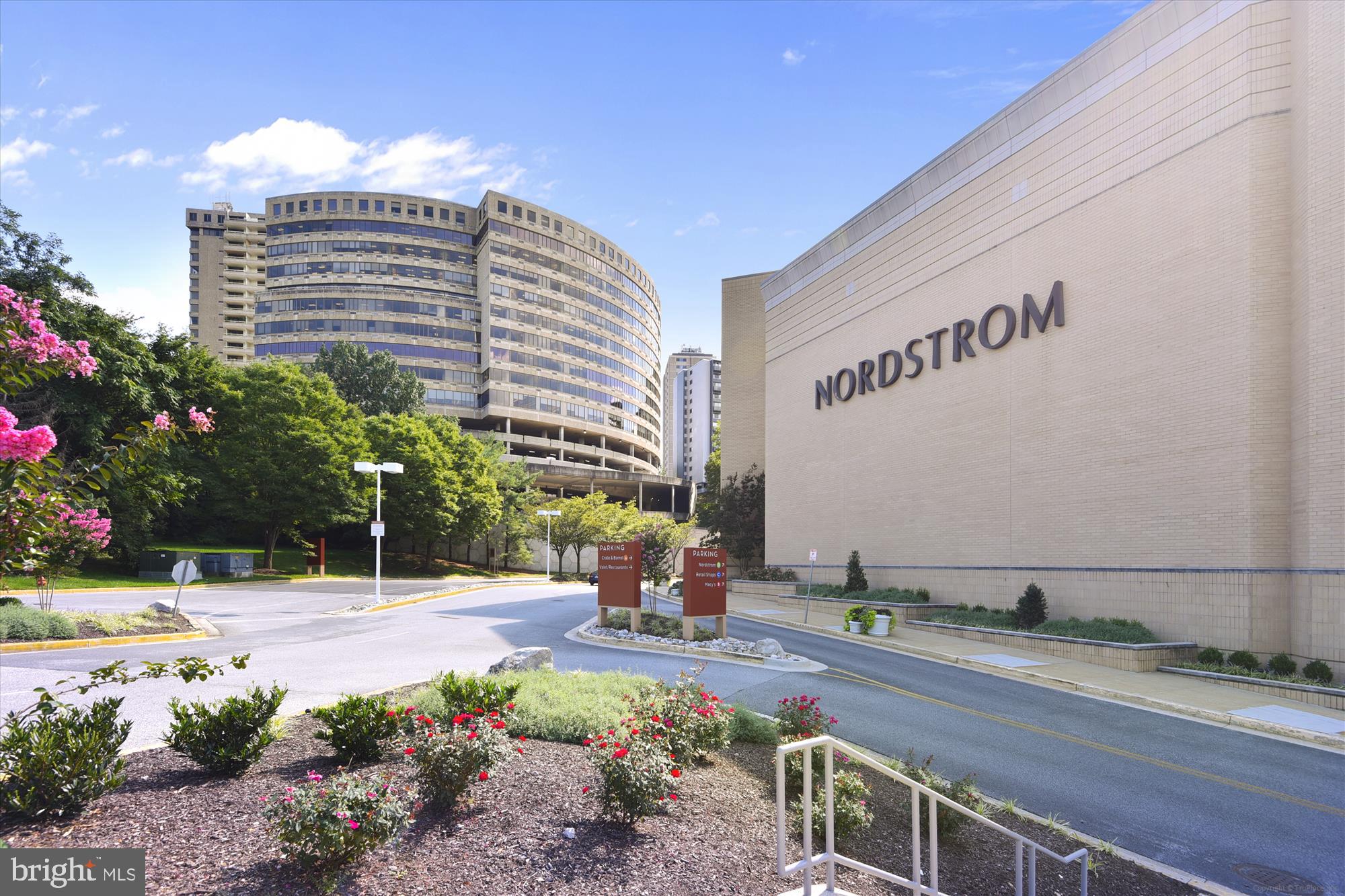 501 Dunkirk Road Baltimore, MD 21212 - Photo 35 of 38 a view of a building with backyard