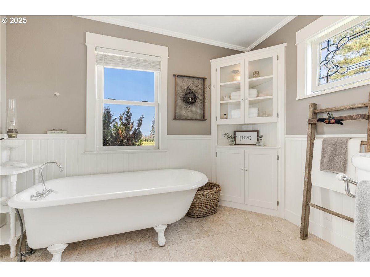38224 Gilkey Road Scio, OR 97374 - Photo 6 of 48 Gallery Image 6