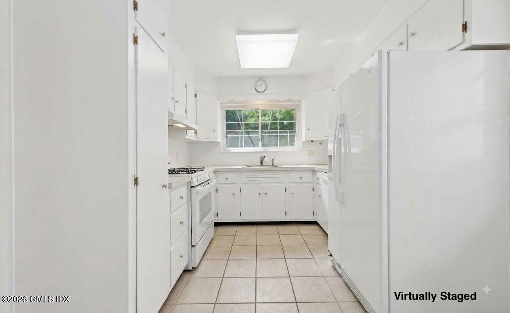 29 Amherst Road Riverside, CT 06878 - Photo 11 of 43 kitchen virtually painted