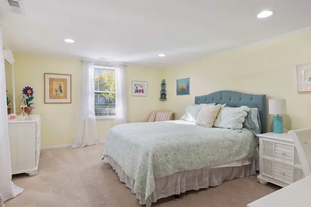 $4,200 | 281 Graemere Street, Northfield, IL 60093