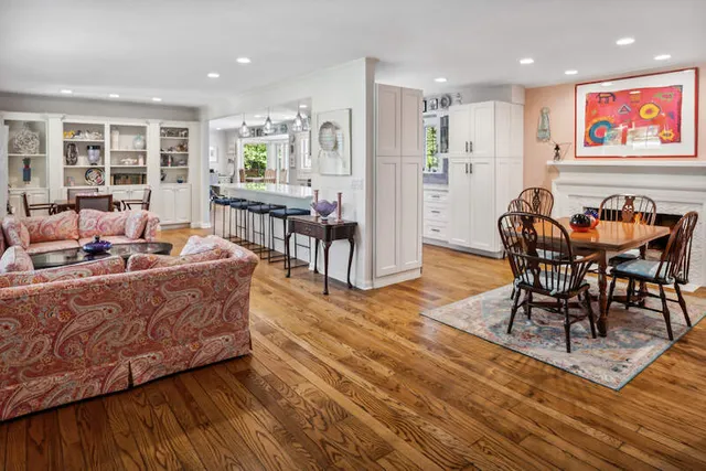 $4,200 | 281 Graemere Street, Northfield, IL 60093