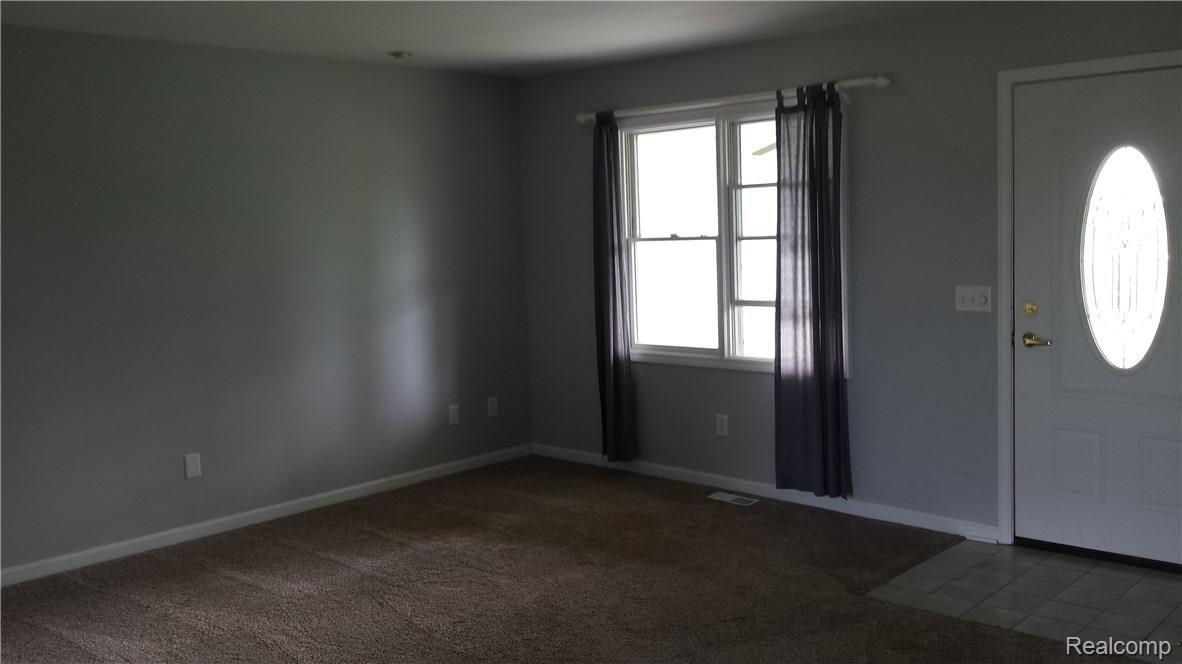 8244 West Sargent Road Fowlerville, MI 48836 - Photo 6 of 13 sargent6.jpg