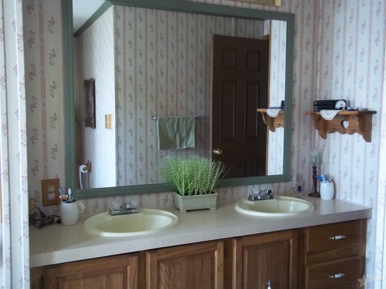 5307 North Mishler Road Huntington, IN 46750 - Photo 17 of 22 Gallery Image 17