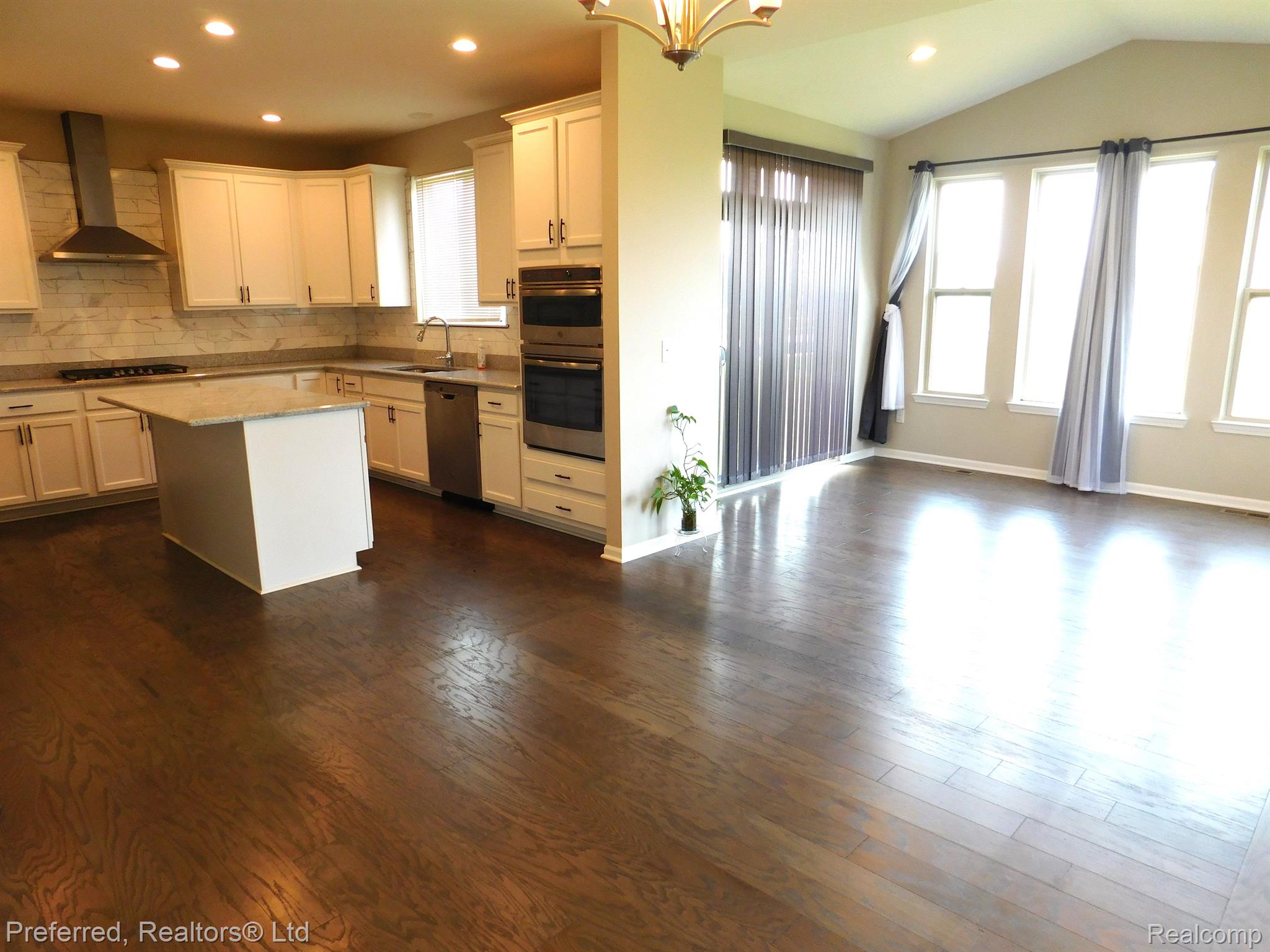 50316 Amberwood Road Canton, MI 48188 - Photo 12 of 32 Kitchen and Nook