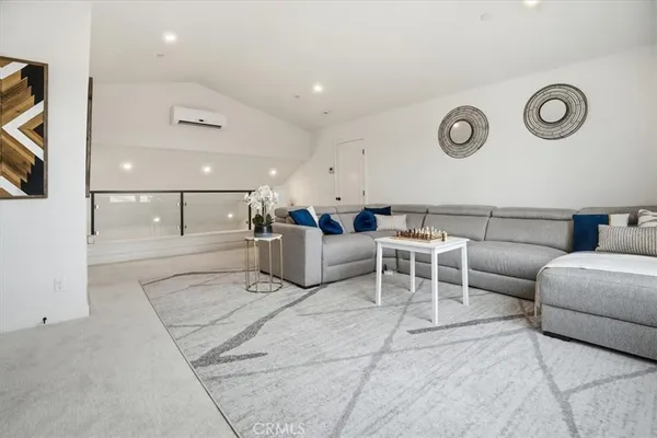 $2,450,000 | 107 Starbright, Irvine, CA 92618