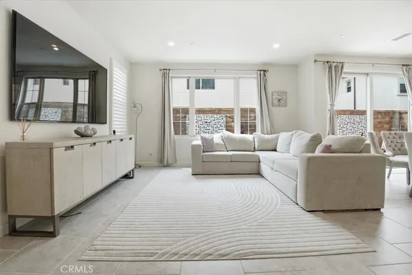 $2,450,000 | 107 Starbright, Irvine, CA 92618