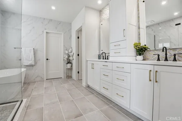 $2,450,000 | 107 Starbright, Irvine, CA 92618