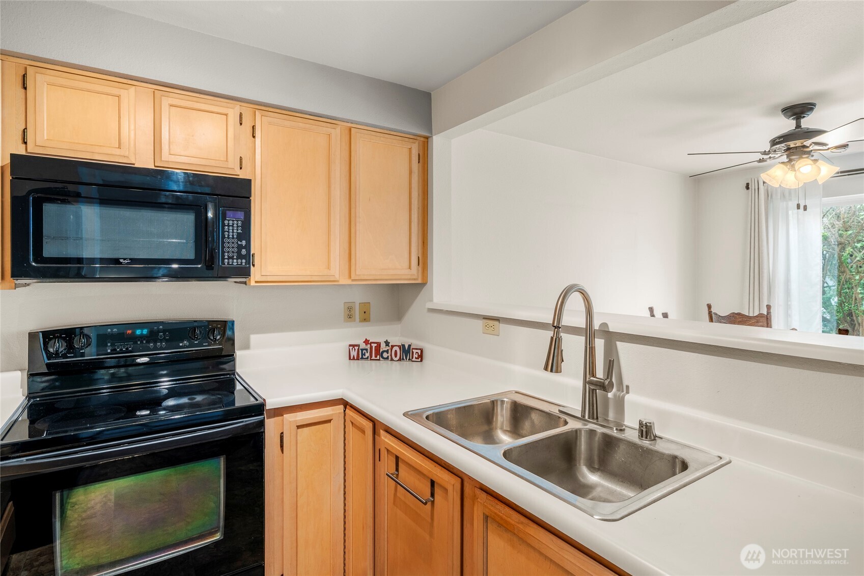 927 132nd Street Southwest, Unit C2 Everett, WA 98204 - Photo 8 of 39