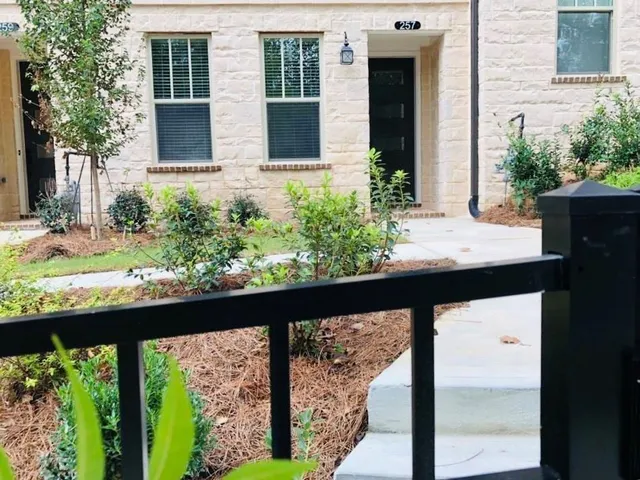 $4,100 | 257 Franklin Road, Sandy Springs, GA 30342