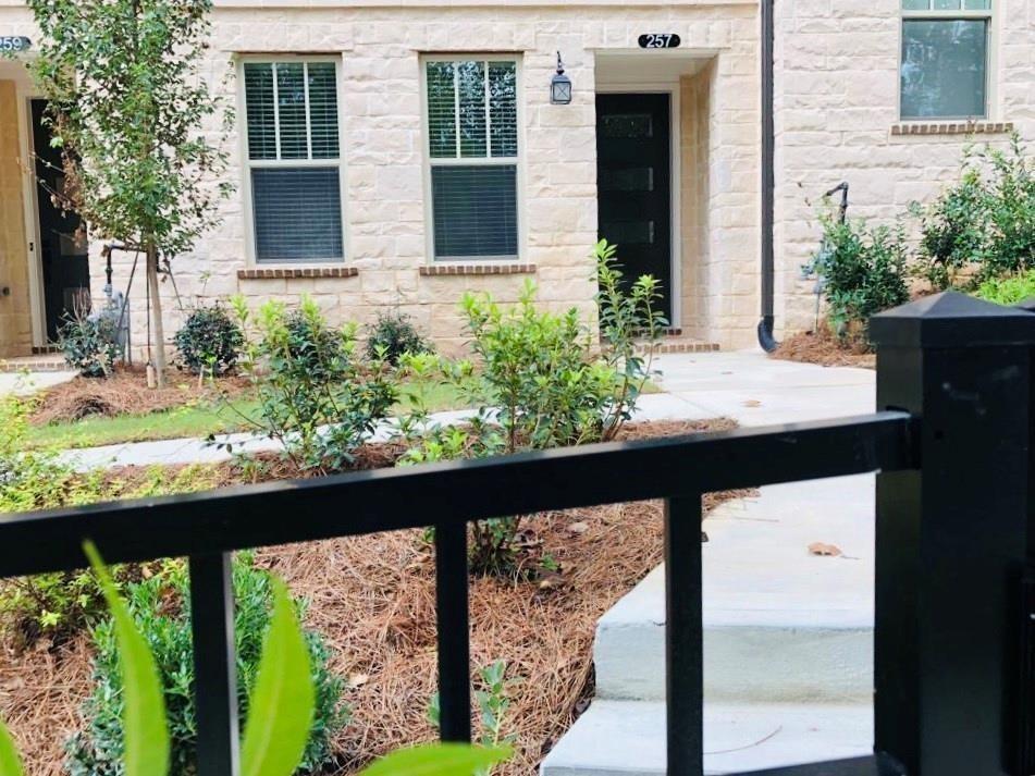 257 Franklin Road Sandy Springs, GA 30342 - Photo 3 of 14 a view of a porch with a porch