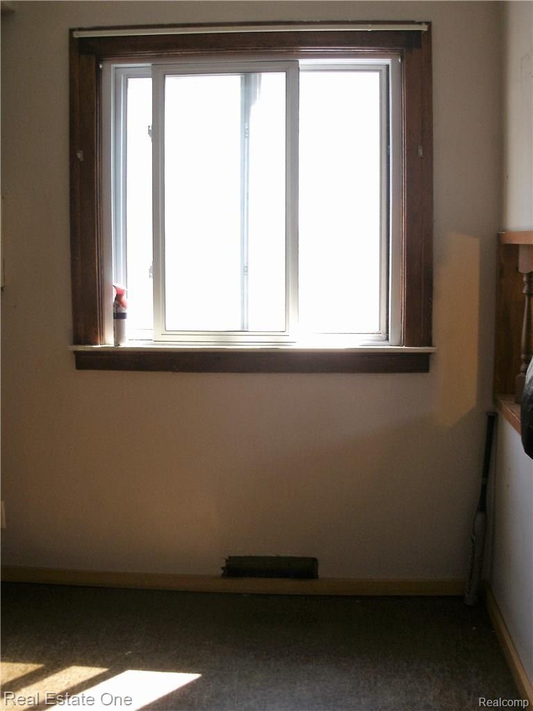 196 Summit Street River Rouge, MI 48218 - Photo 7 of 59 GEDC0178.JPG