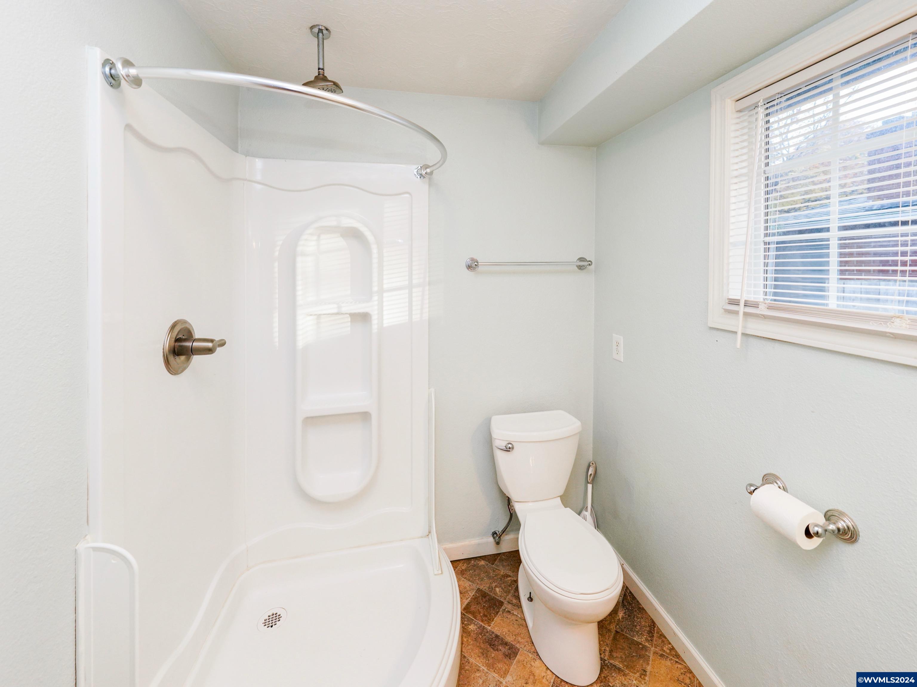 4831 Lone Oak Road Southeast Salem, OR 97302 - Photo 13 of 34 Gallery Image 13
