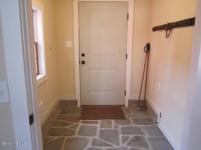 202-204 Whitman Road Hancock, MA 01267 - Photo 17 of 59 foryer