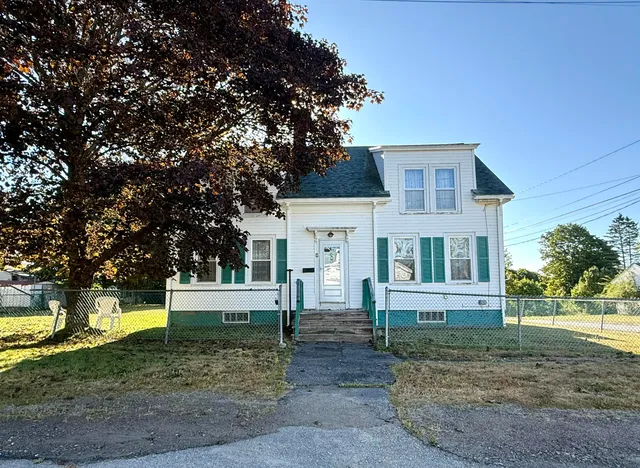 $235,000 | 7 Broadway, Eastport, ME 04631