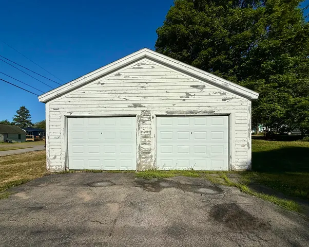 $235,000 | 7 Broadway, Eastport, ME 04631