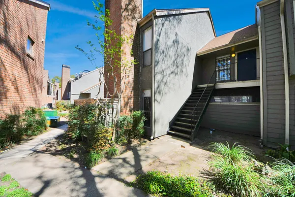 a view of a pathway of a building
