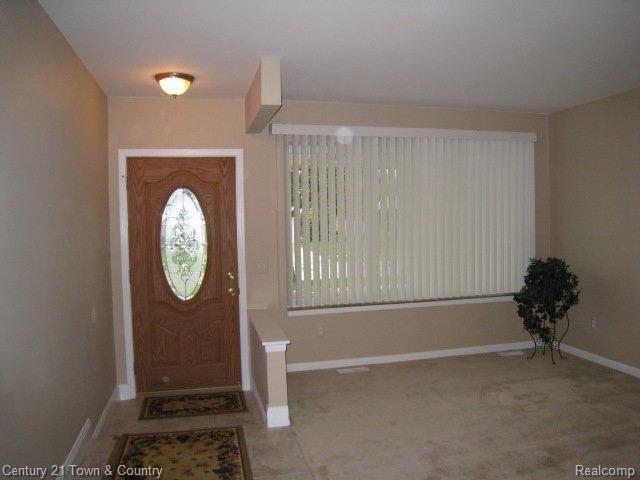 35563 Shell Drive Sterling Heights, MI 48310 - Photo 3 of 18 BEVELED GLASS DR