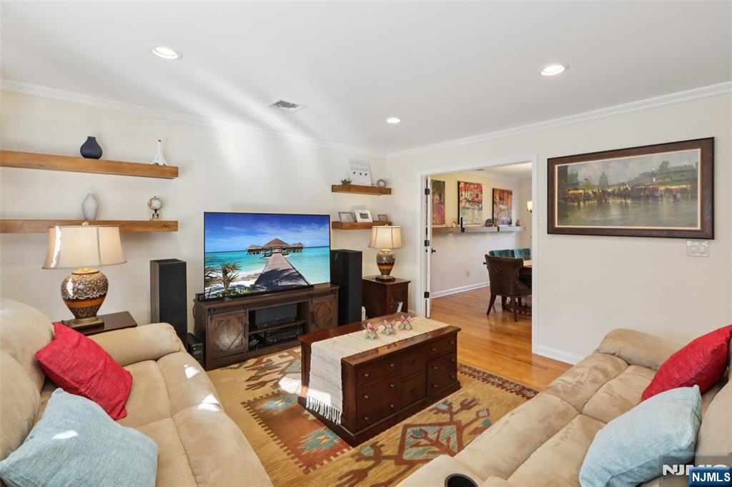 115 Southern Parkway Ridgewood, NJ 07450 - Photo 4 of 25