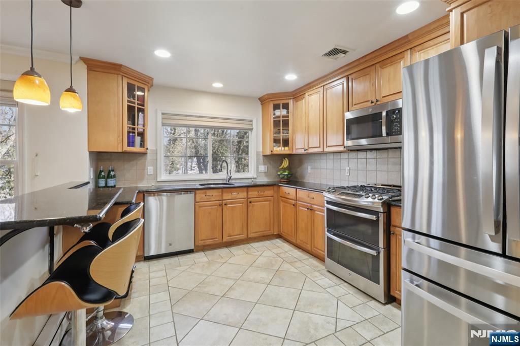 115 Southern Parkway Ridgewood, NJ 07450 - Photo 8 of 25