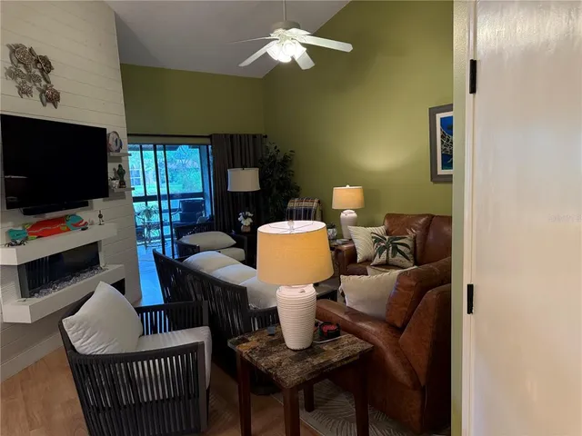 $3,400 | 5770 Ashton Lake Drive, Unit 8, Sarasota, FL 34231