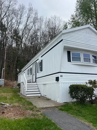 $165,000 | 32 Mustang Avenue, Marlborough, MA 01752