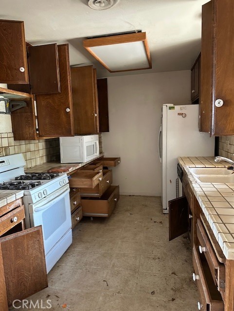 28450 6th Street Temecula, CA 92590 - Photo 7 of 23