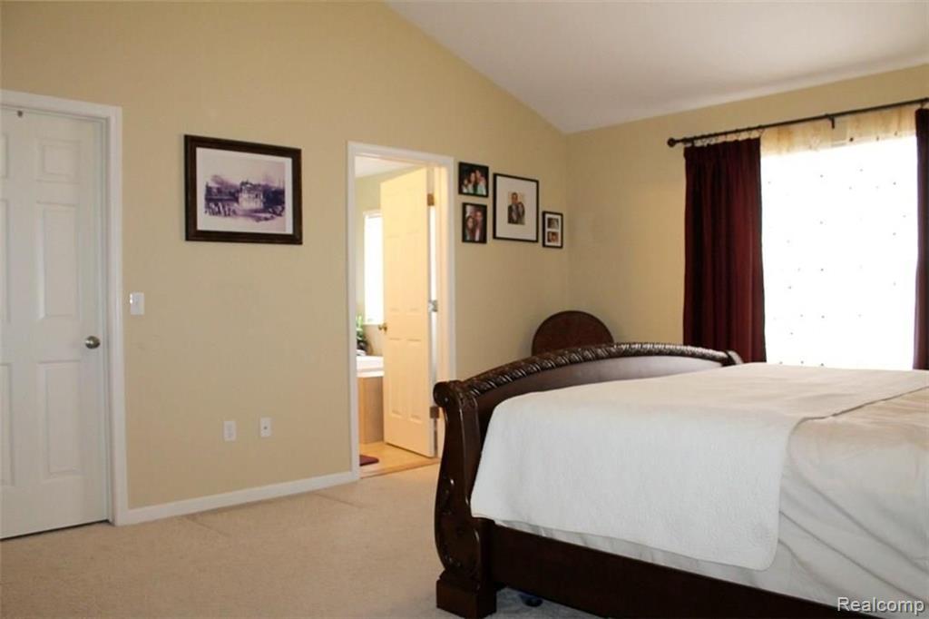 3511 Hogan Circle Rochester Hills, MI 48307 - Photo 19 of 43