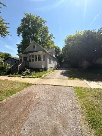 $95,000 | 13921 South Atlantic Avenue, Riverdale, IL 60827