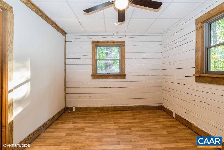 26 Deer Path Road Palmyra, VA 22963 - Photo 10 of 16 a empty room with a window