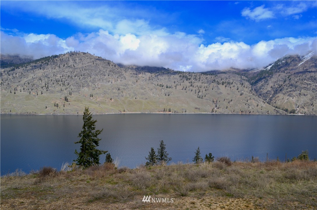 19557 South Lakeshore Road Chelan, WA 98816 - Photo 3 of 19 Gallery Image 3