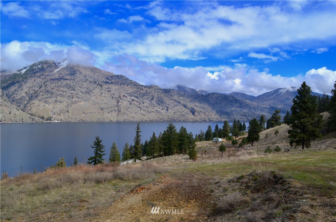 19557 South Lakeshore Road Chelan, WA 98816 - Photo 4 of 19 Gallery Image 4