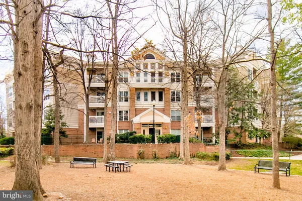 $2,100 | 2204 Westcourt Lane, Unit 306, Herndon, VA 20170