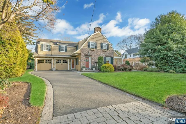 $1,799,000 | 24 Sutton Drive, Ho-Ho-Kus, NJ 07423