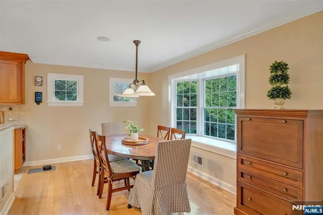 $1,799,000 | 24 Sutton Drive, Ho-Ho-Kus, NJ 07423