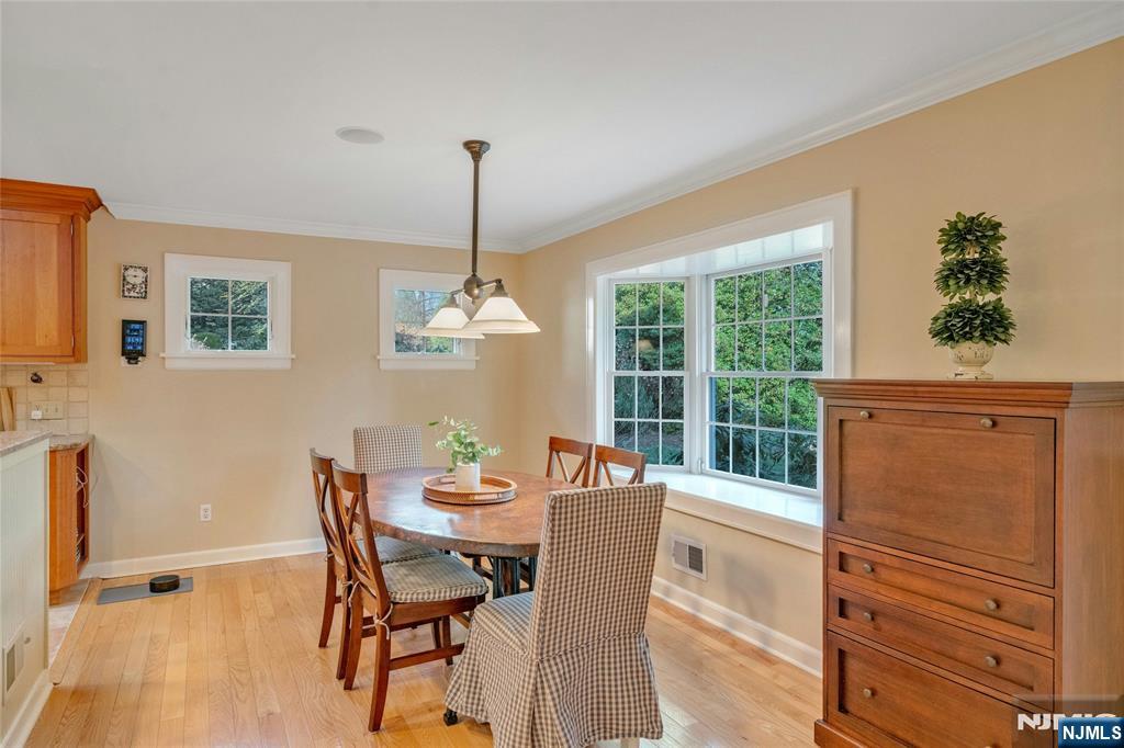 24 Sutton Drive Ho-Ho-Kus, NJ 07423 - Photo 16 of 32