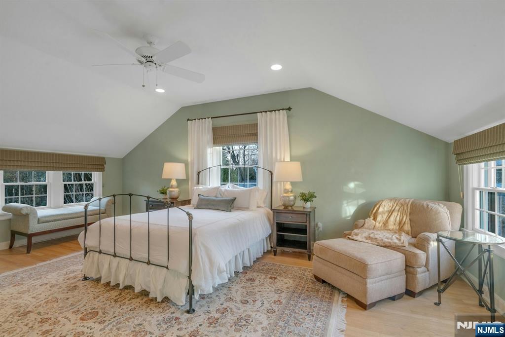 24 Sutton Drive Ho-Ho-Kus, NJ 07423 - Photo 18 of 32