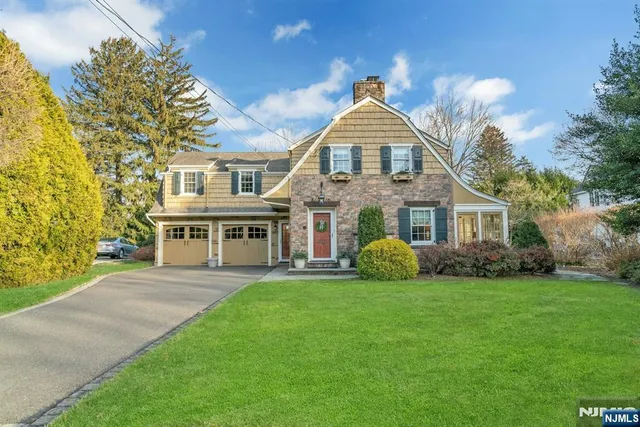 $1,799,000 | 24 Sutton Drive, Ho-Ho-Kus, NJ 07423