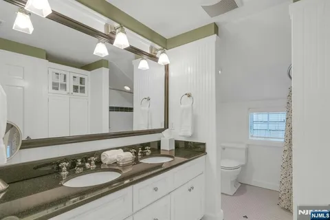 $1,799,000 | 24 Sutton Drive, Ho-Ho-Kus, NJ 07423