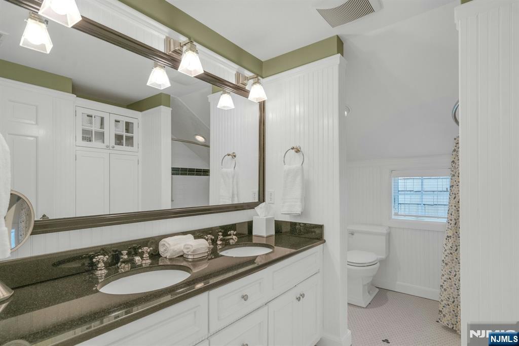 24 Sutton Drive Ho-Ho-Kus, NJ 07423 - Photo 25 of 32