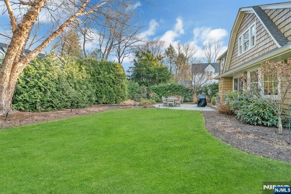 24 Sutton Drive Ho-Ho-Kus, NJ 07423 - Photo 32 of 32